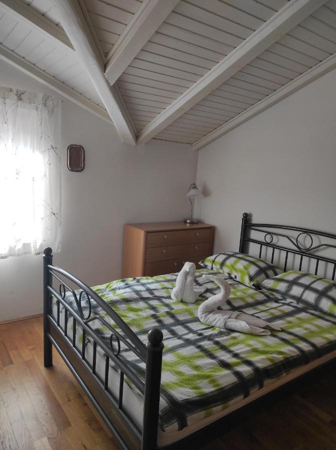 Breskvar Apartment Mugeba