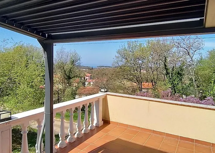 Vila Breskvar
